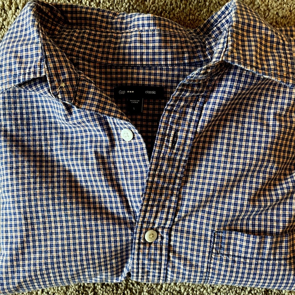 Men’s Gap Button Up Shirt